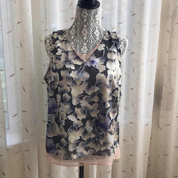 Simply Vera sheer floral layered V-neck tank - Picture 3 of 8